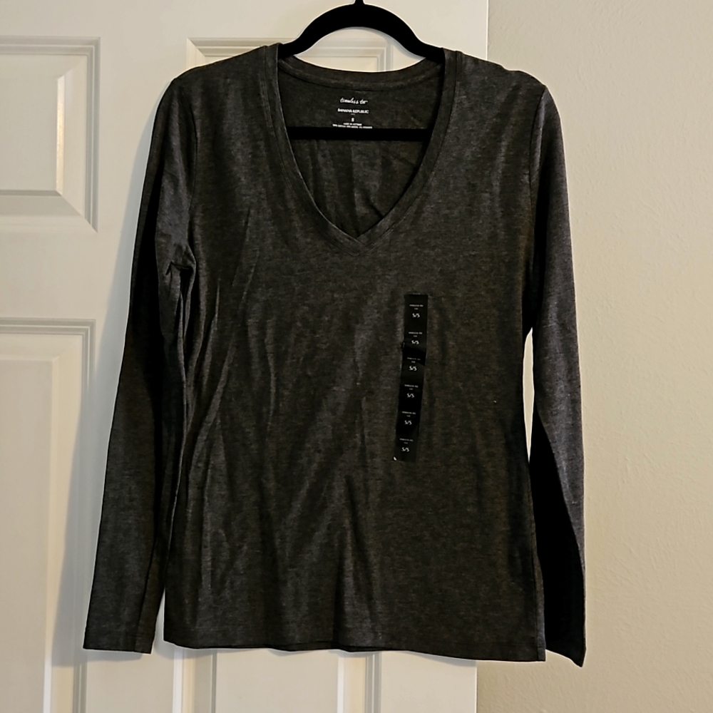 Banana Republic long sleeve top v neck